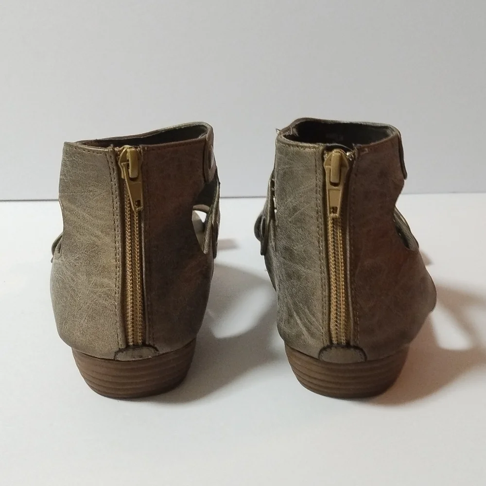 Corkys Amelia Gladiator Brushed Gold Bronze Open Toe Sandals Zip Back Size 9